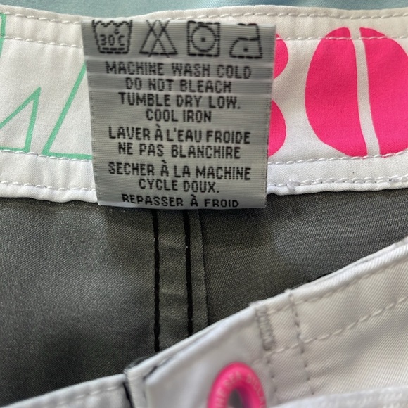 BILLABONG Weathered Board Shorts 9 - Picture 8 of 9